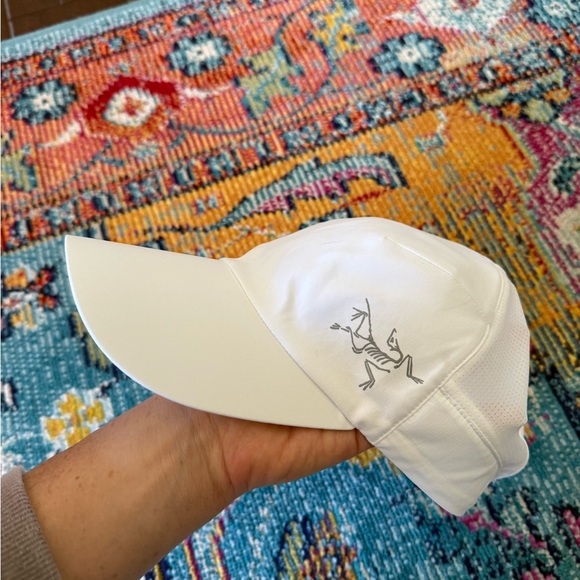 Arcteryx Like New Hat - Picture 8 of 10